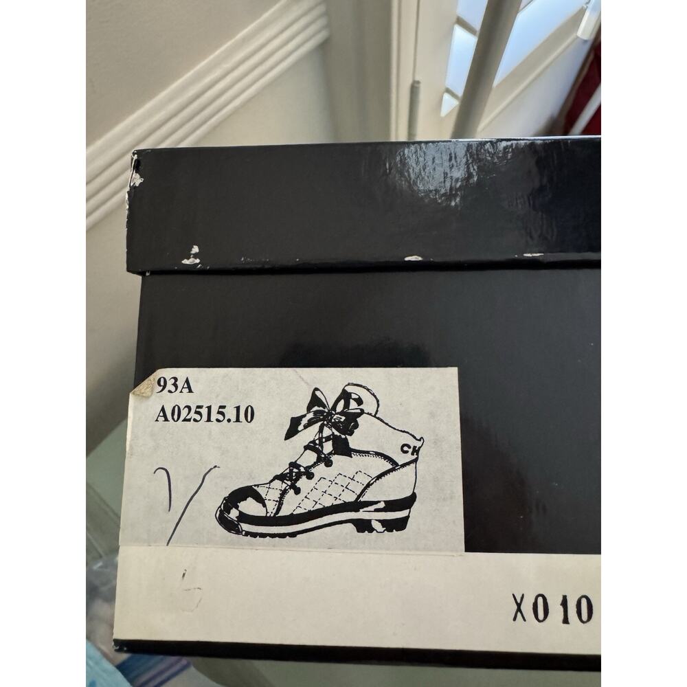 VTG Chanel 1993 Quilted Leather Sneakers Black Bow White Black Sz 36 NIB - READ - Picture 6 of 8
